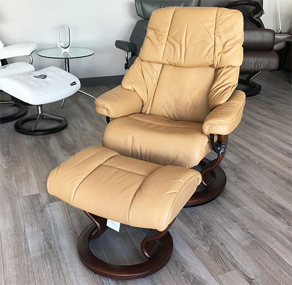 Stressless Reno Paloma Pearl 09425 Leather Recliner Chair and Ottoman by Ekornes