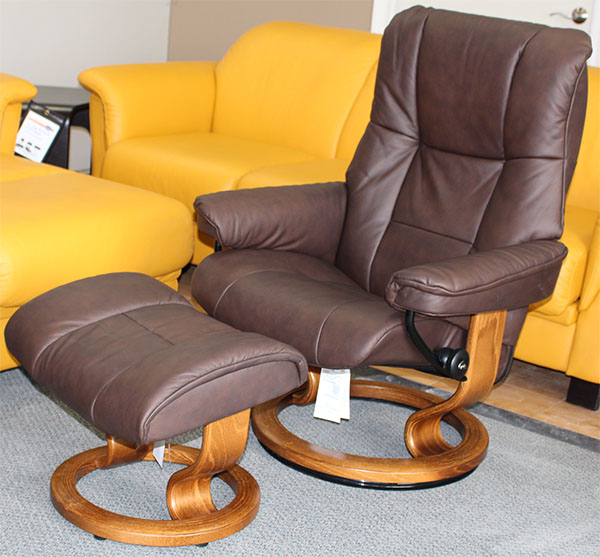 Stressless Mayfair Medium Paloma Chocolate 094 34 Leather Recliner Chair - Teak Wood