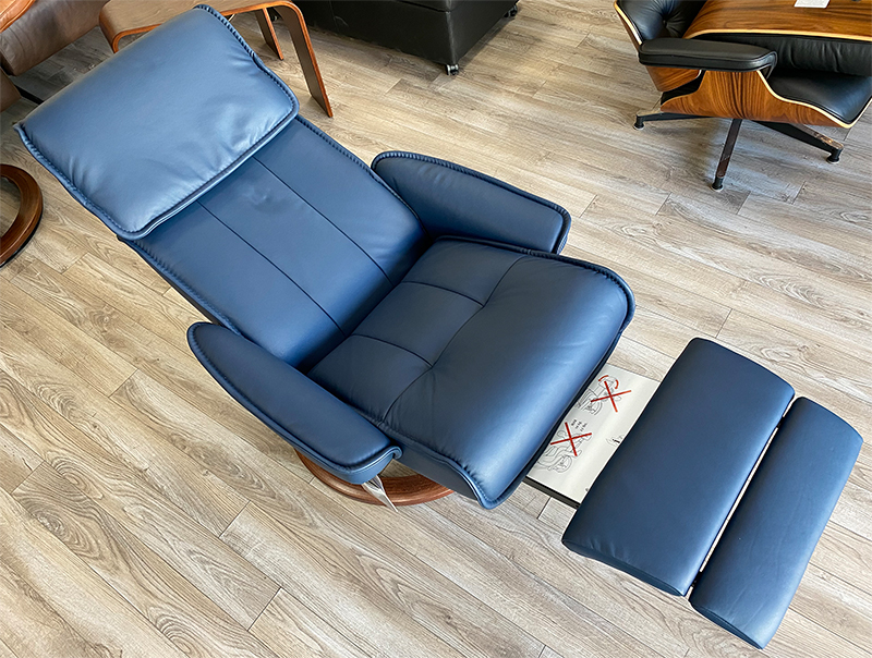 Stressless Admiral Classic Dual Power Foot and Back Paloma Oxford Blue Leather Recliner Chair by Ekornes