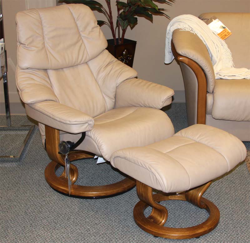 Stressless Tampa Paloma Sand Leather Recliner Chair and Ottoman - Walnut Wood 