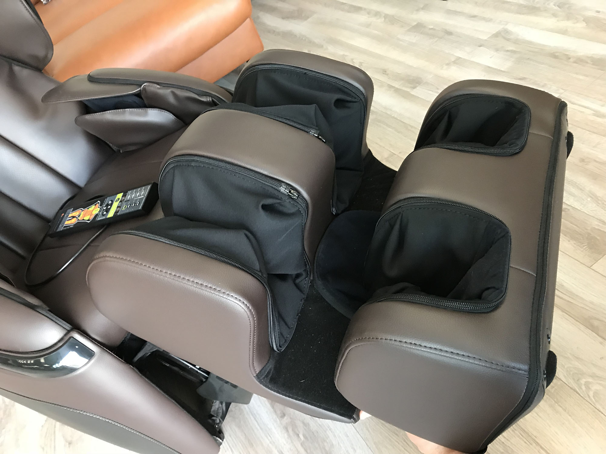 https://vitalityweb.com/backstore/HumanTouch/pics/Human-Touch-Opus-Massage-Chair-Recliner-Footrest-Brown-2.jpg