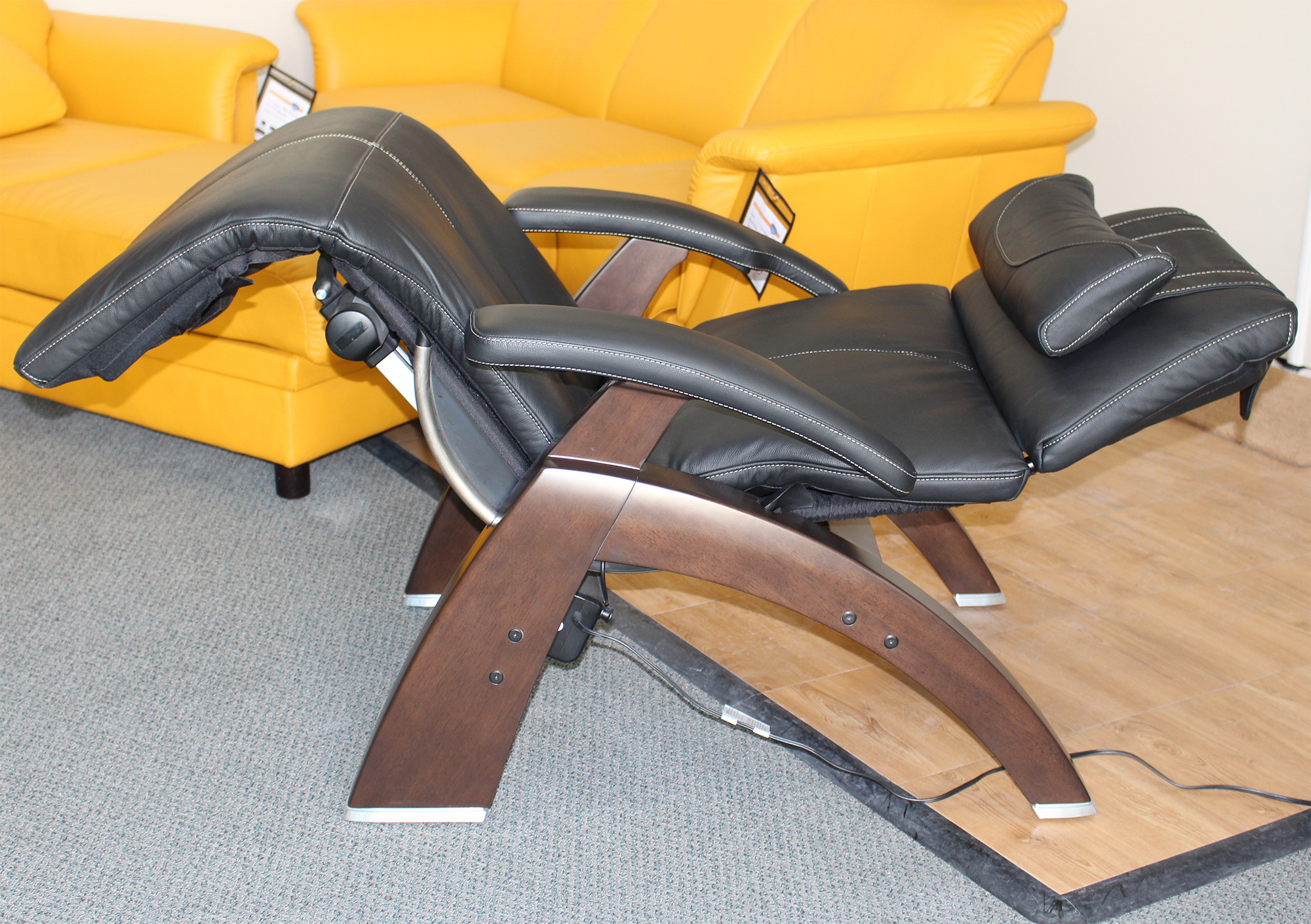https://vitalityweb.com/backstore/HumanTouch/pics/PC-610-Perfect-Chair-Black-Dark-Walnut-3.jpg